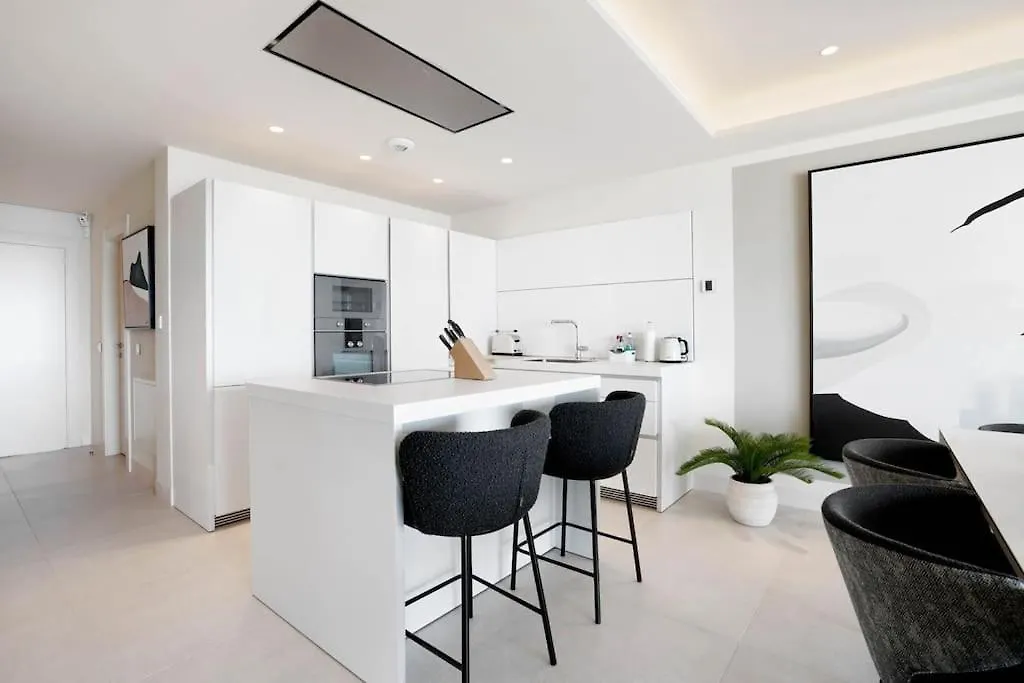 Brand New Luxury 2Bd Velaya Beachfront Rdr442 エステポナ アパート
